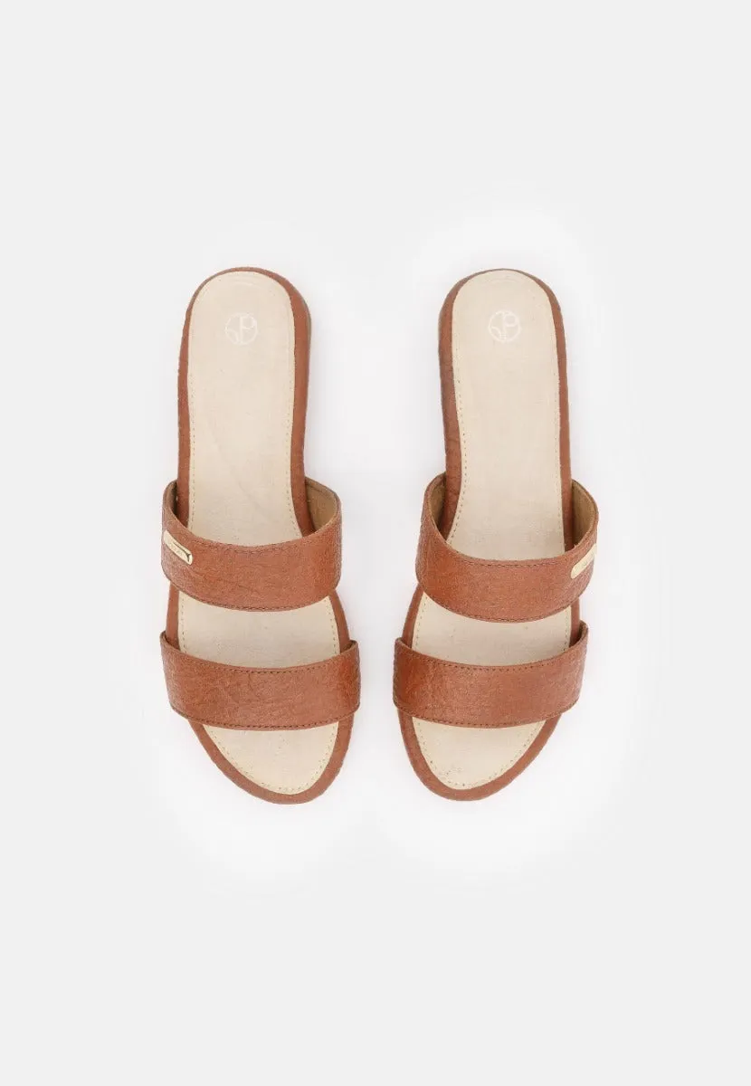 Capri  - Sandals - Canela