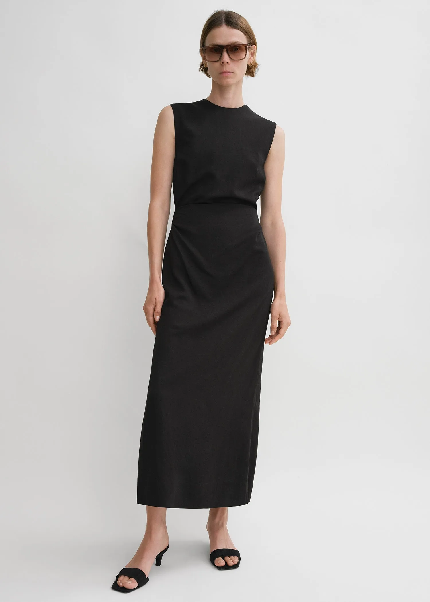 Fluid tie-waist dress black