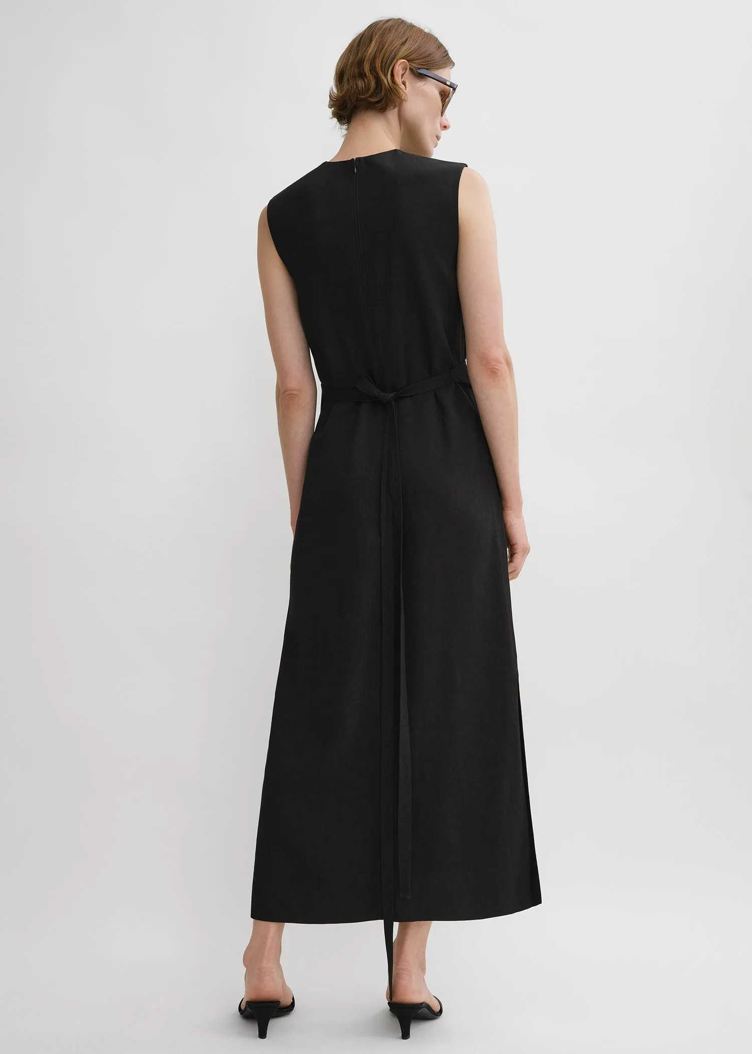 Fluid tie-waist dress black