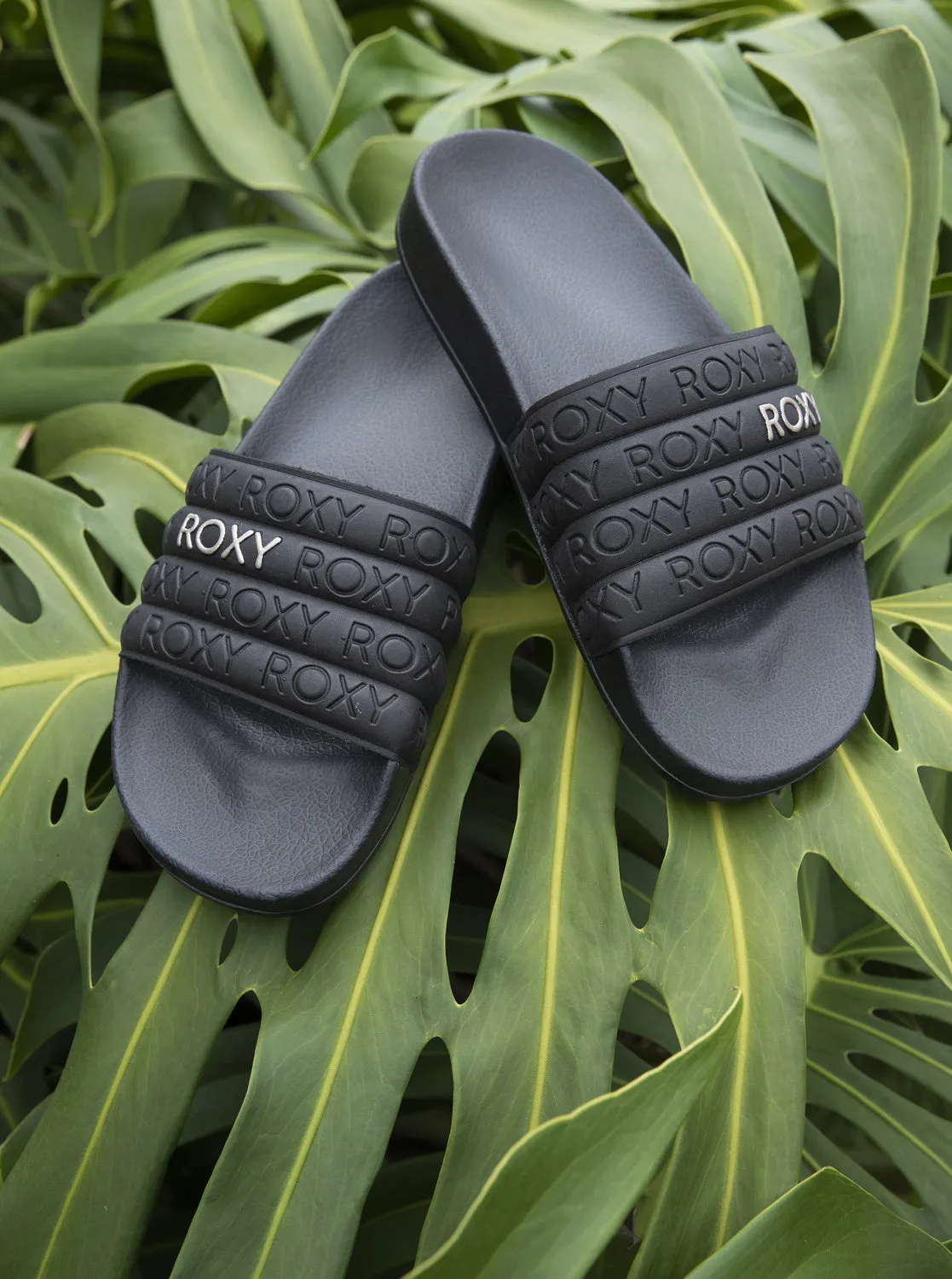 Slippy Water-Friendly Sandals - Black/M Gold